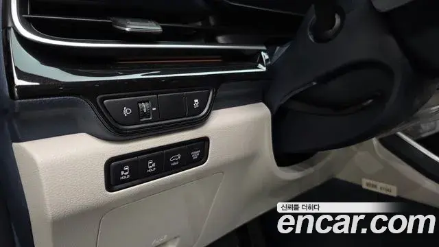 Kia Carnival 2024 — ფოტო 36/41