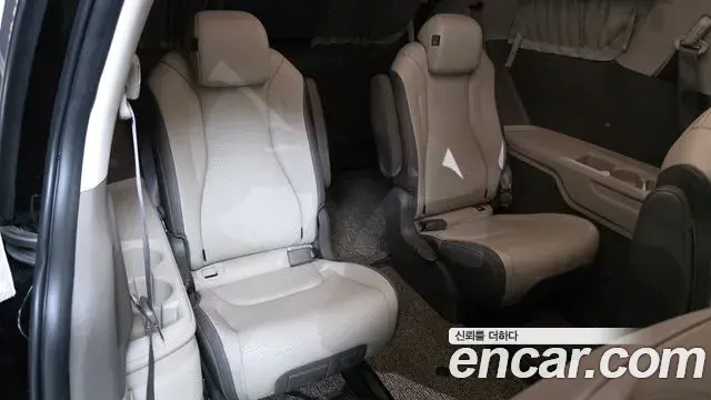 Kia Carnival 2021 — Фото 13/20