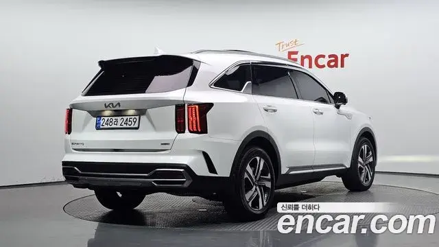 Kia Sorento 2023 — Фото 2/20