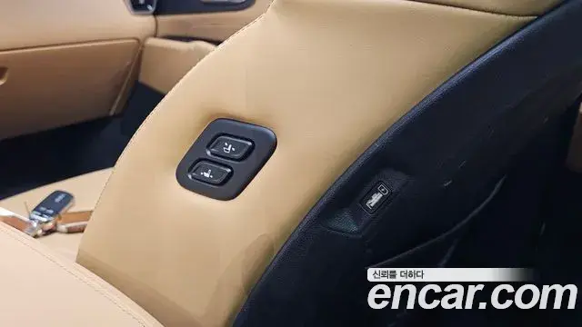 Kia Sorento 2023 — ფოტო 8/30