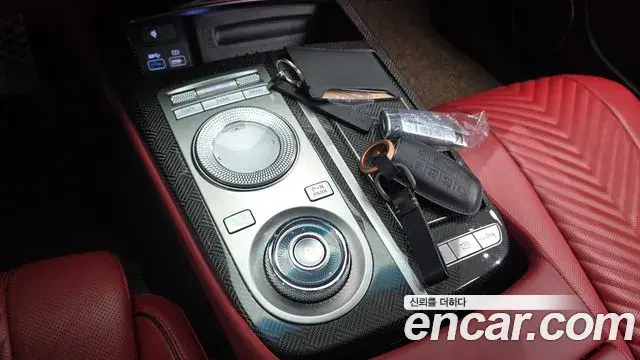 Genesis Electrified G80 2022 — Photo 7/20
