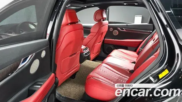 Genesis Electrified G80 2022 — Photo 11/20