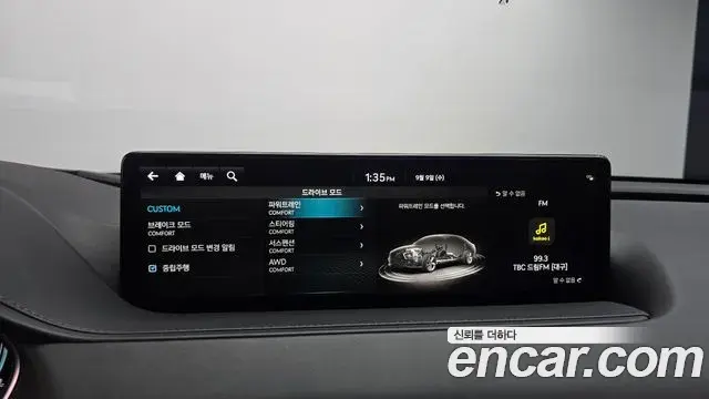Genesis Electrified G80 2022 — Photo 15/20