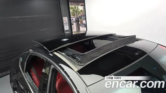 Genesis Electrified G80 2022 — Photo 17/20