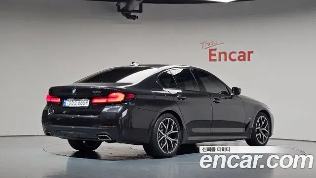 BMW 5 Series 2023 — Photo 2/20