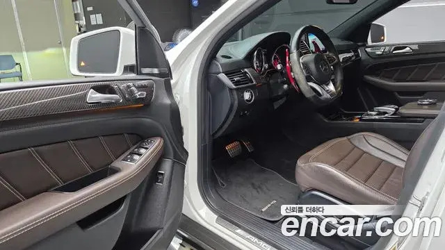 Mercedes-Benz GLE-Class 2019 — Фото 10/20