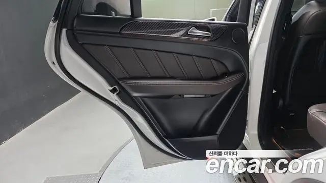 Mercedes-Benz GLE-Class 2019 — Şəkil 3/33
