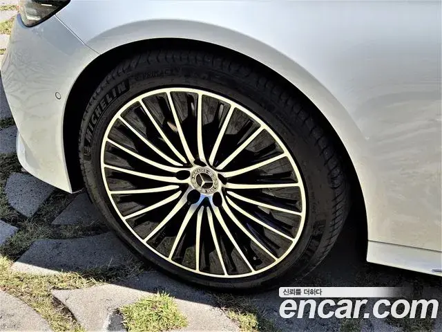 Mercedes-Benz E-Class 2026 — Photo 4/20