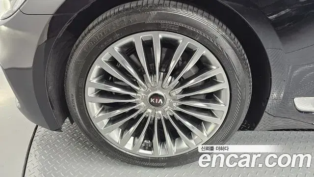 Kia The K9 2018 — Photo 5/20