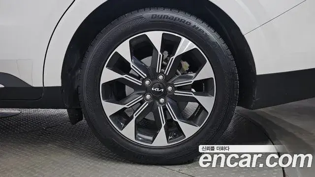 Kia Carnival 2023 — Şəkil 37/38