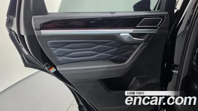Volkswagen Touareg 2026 — Photo 8/35