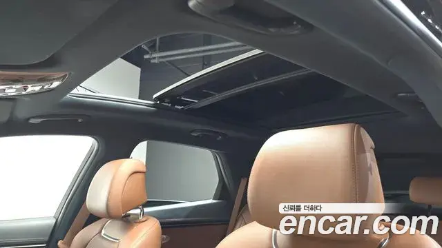Genesis GV70 2023 — ფოტო 18/32