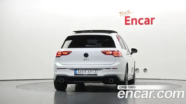 Volkswagen Golf 2025 — ფოტო 15/30