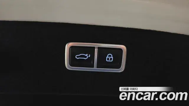 Genesis Electrified G80 2024 — Photo 17/20
