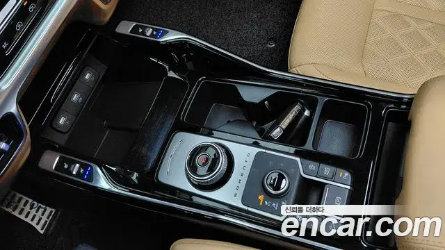 Kia Sorento 2022 — Фото 9/20