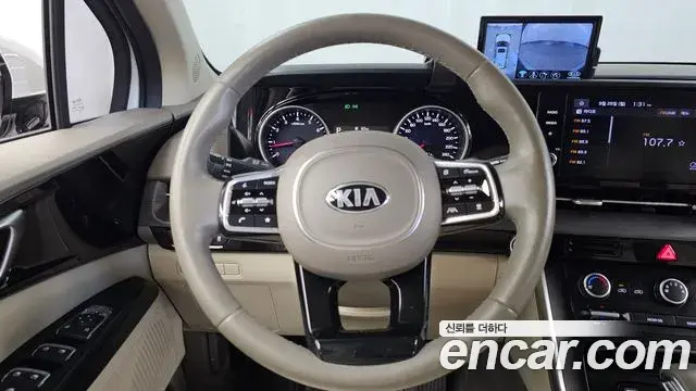 Kia Carnival 2021 — Photo 13/20