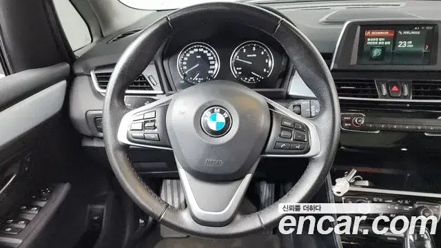 BMW 2 Series Active Tourer 2020 — Photo 12/20