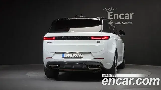 Land Rover Range Rover Sport 2023 — ფოტო 18/32
