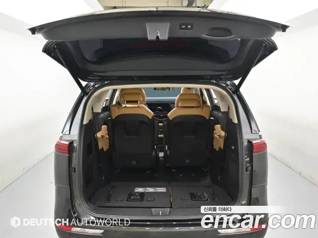 Kia Carnival 2021 — Photo 19/20