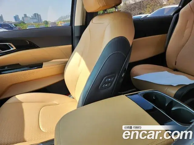 Kia Carnival 2021 — Фото 17/20
