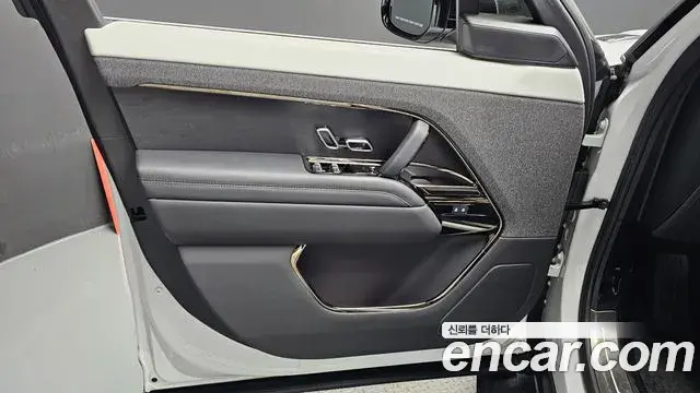 Land Rover Range Rover Sport 2024 — Photo 9/30