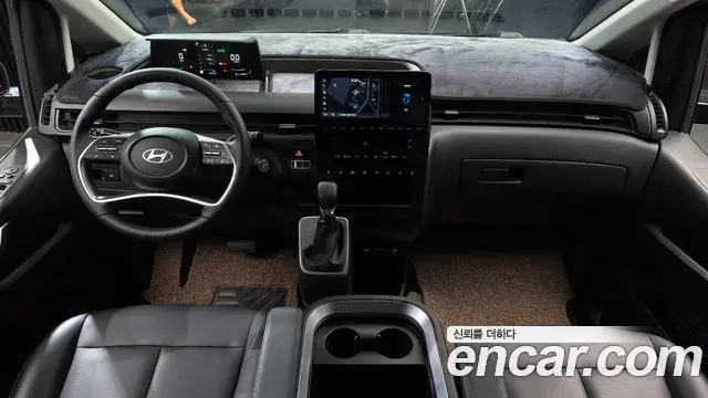 Hyundai Staria 2024 — Photo 7/20