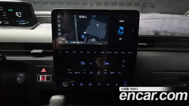 Hyundai Staria 2024 — Photo 14/20