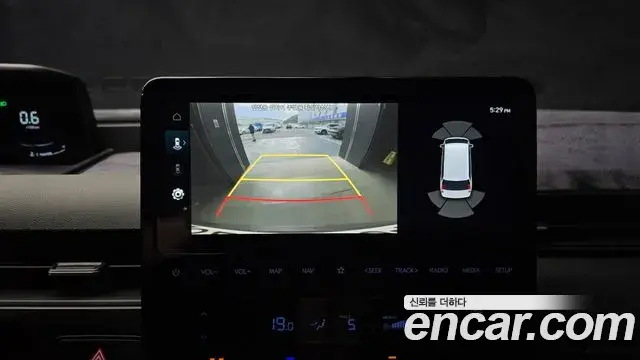 Hyundai Staria 2024 — Photo 15/20