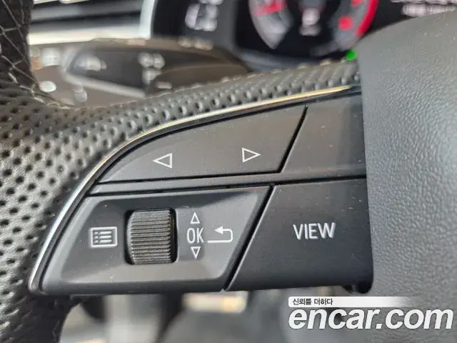 Audi Q7 2023 — Фото 12/20