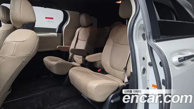Toyota Sienna 2021 — Photo 11/20