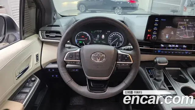 Toyota Sienna 2021 — Photo 13/20