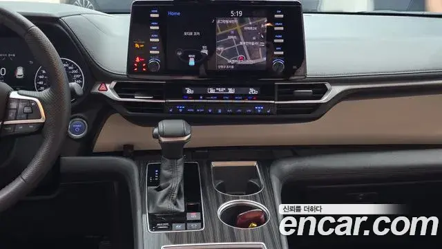 Toyota Sienna 2021 — Photo 19/20