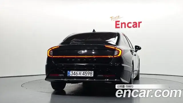 Hyundai Sonata 2022 — ფოტო 4/20