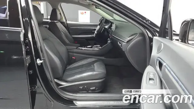 Hyundai Sonata 2022 — ფოტო 11/20