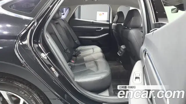 Hyundai Sonata 2022 — ფოტო 12/20