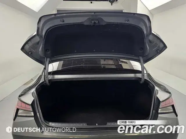 Hyundai Avante 2022 — Photo 18/19