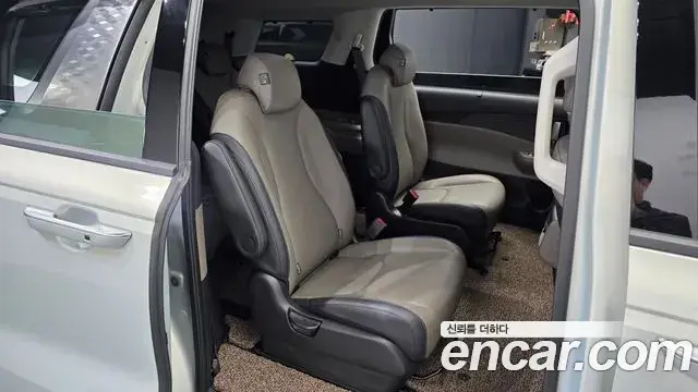 Kia Carnival 2024 — Photo 12/20