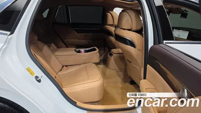 Genesis G90 2024 — Photo 12/20