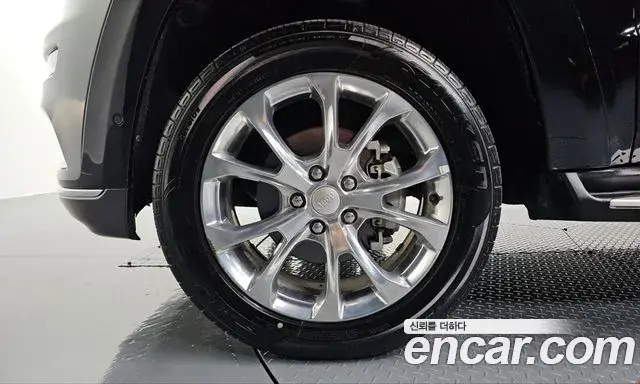 Jeep Grand Cherokee 2019 — Photo 5/20