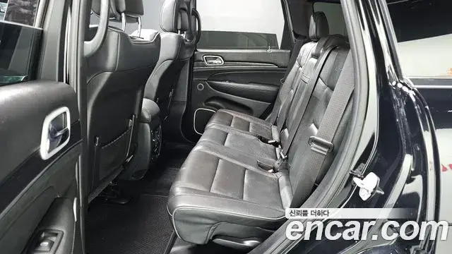 Jeep Grand Cherokee 2019 — Photo 12/20