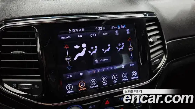 Jeep Grand Cherokee 2019 — Photo 19/20