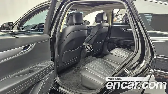 Genesis Electrified G80 2022 — Photo 12/20