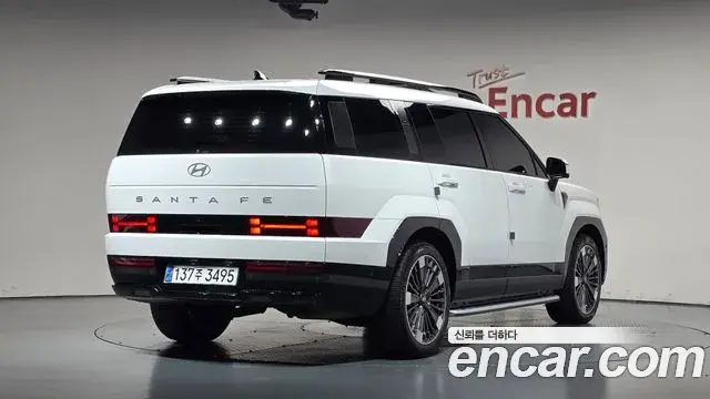 Hyundai Santa Fe 2024 — Photo 2/20
