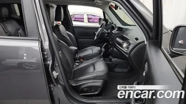 Jeep Renegade 2019 — Photo 19/20