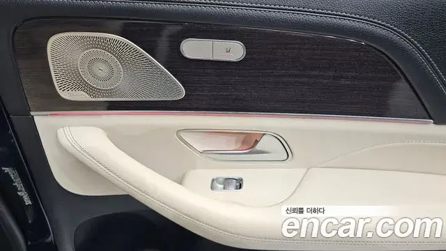 Mercedes-Benz GLE-Class 2021 — Photo 17/20
