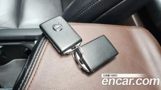Volvo XC90 2018 — ფოტო 1/20