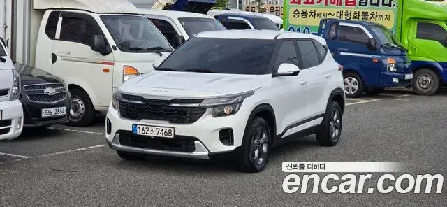 Kia Seltos 2023 — ფოტო 3/20