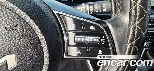 Kia Seltos 2023 — ფოტო 1/20