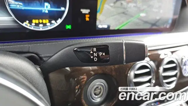 Mercedes-Benz S-Class 2018 — Photo 14/20