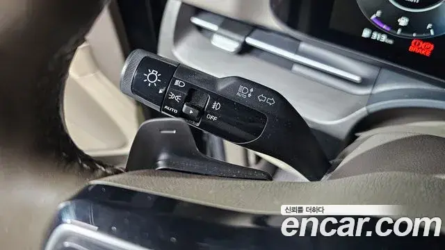 Kia Carnival 2021 — Фото 17/20
